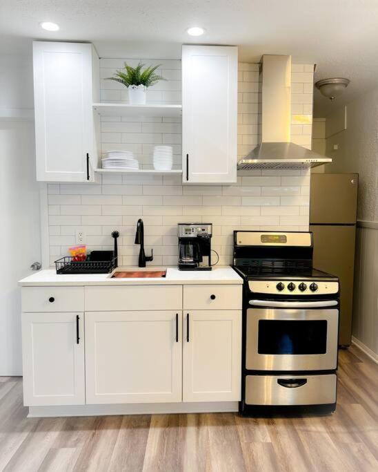 Sparkling Guest Home 2 Bedroom-15 Minutes To Clearwater Beach Buitenkant foto